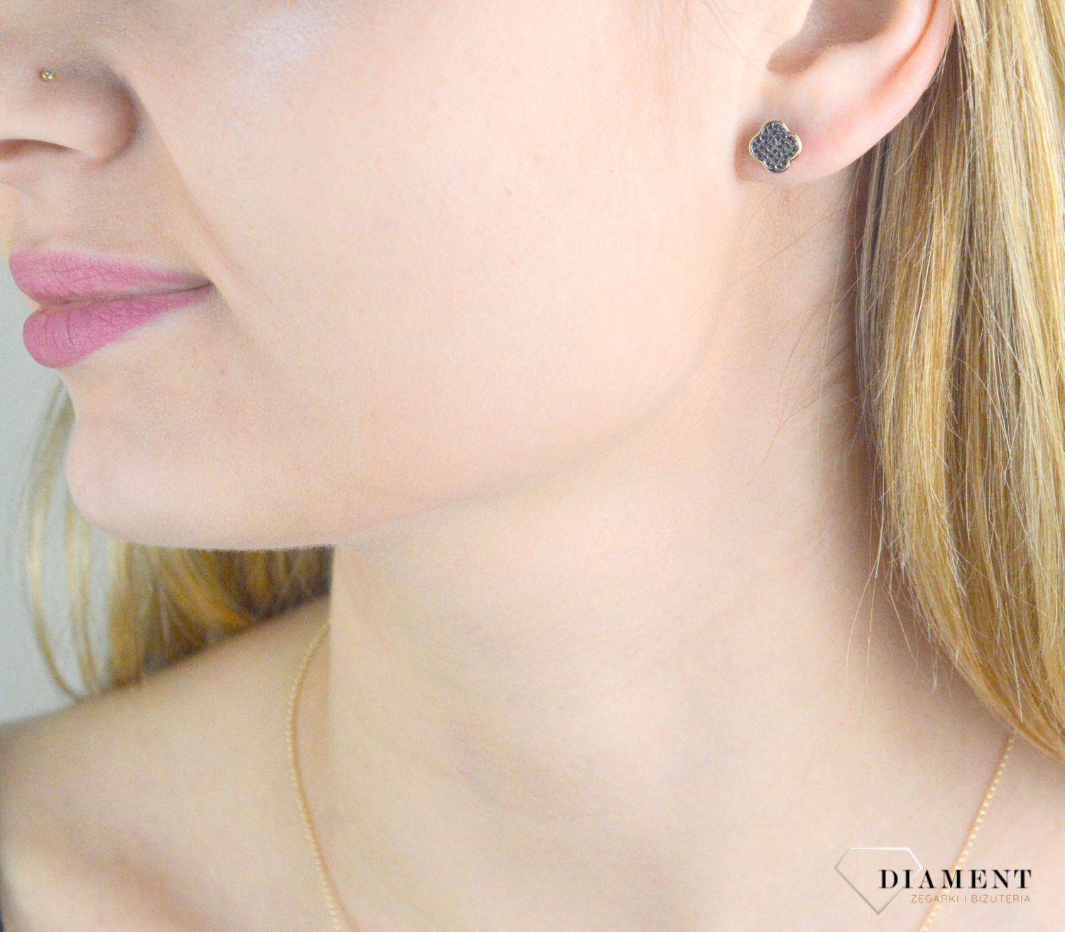 Kolczyki złote damskie 585 wkrętki koniczynki z czarnymi diamentami 0,16 ct E86410Y S BD.jpg